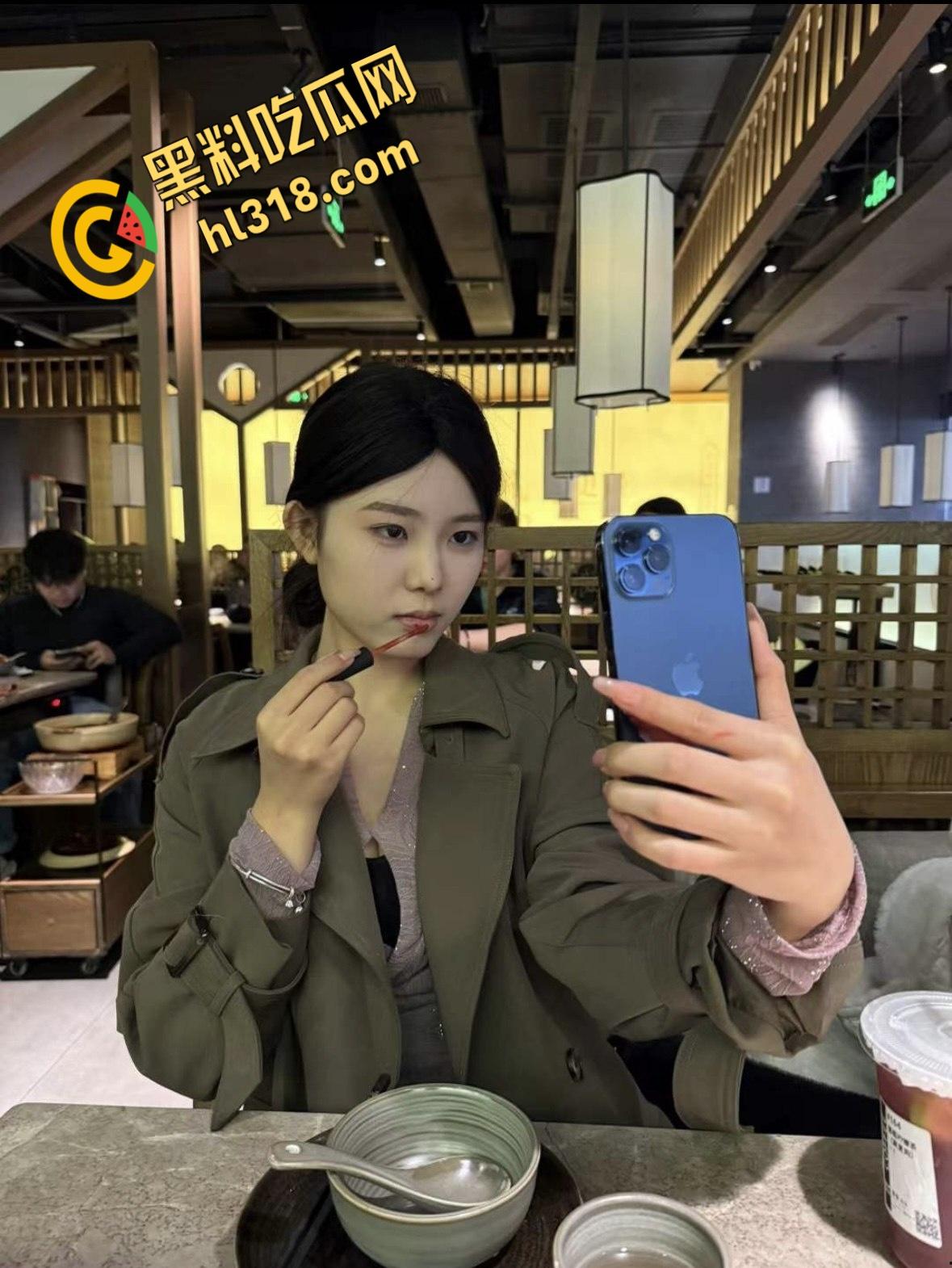 江南第一深情，约炮极品实习女幼师，嫩乳粉鲍诱惑至极，开档肉丝无套内射爽到起飞 !-2