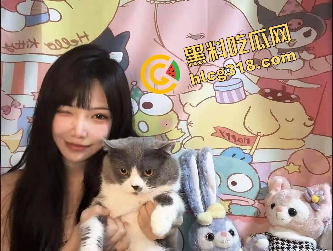 炮架上肛口鲍眼齐开花，涂满油的骚狗被连续打桩，100分钟，小母狗高潮喷到电路短路都没停机！-3