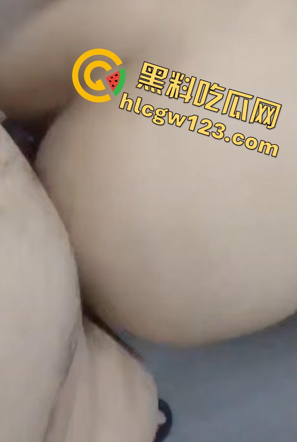 快手熟女【蓝玫瑰】做爱被儿子背刺?熟女丝袜和儿子啪啪视频,儿子偷拍性爱视频网上卖!-7