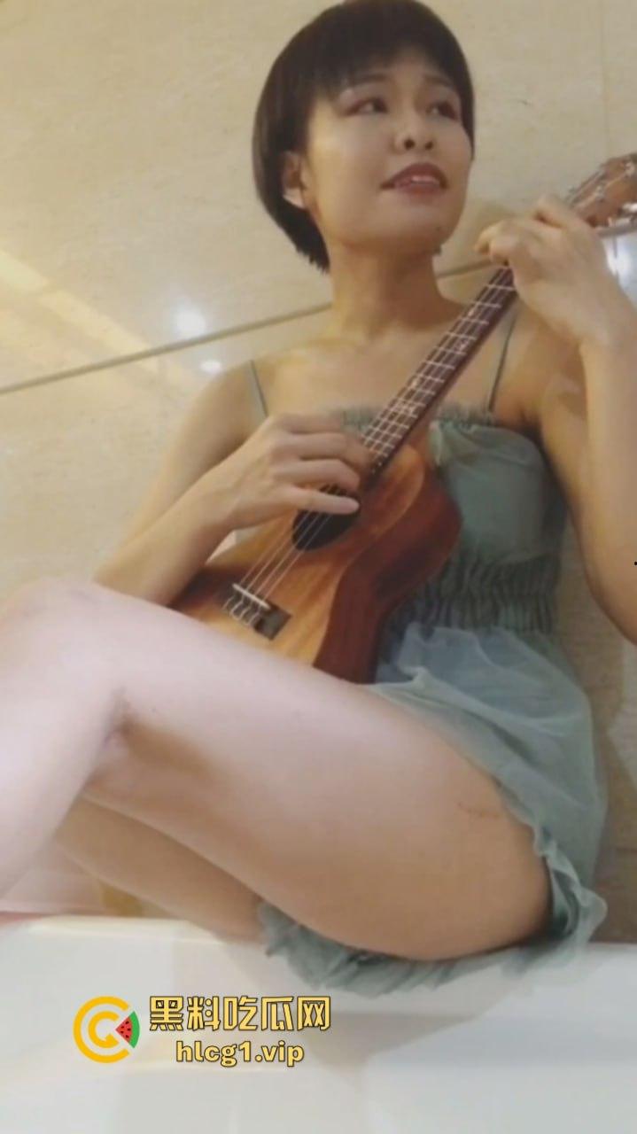 深圳市新安中学 外国语学校 音乐老师黄稳畅和学生们的性福生活被曝光-9