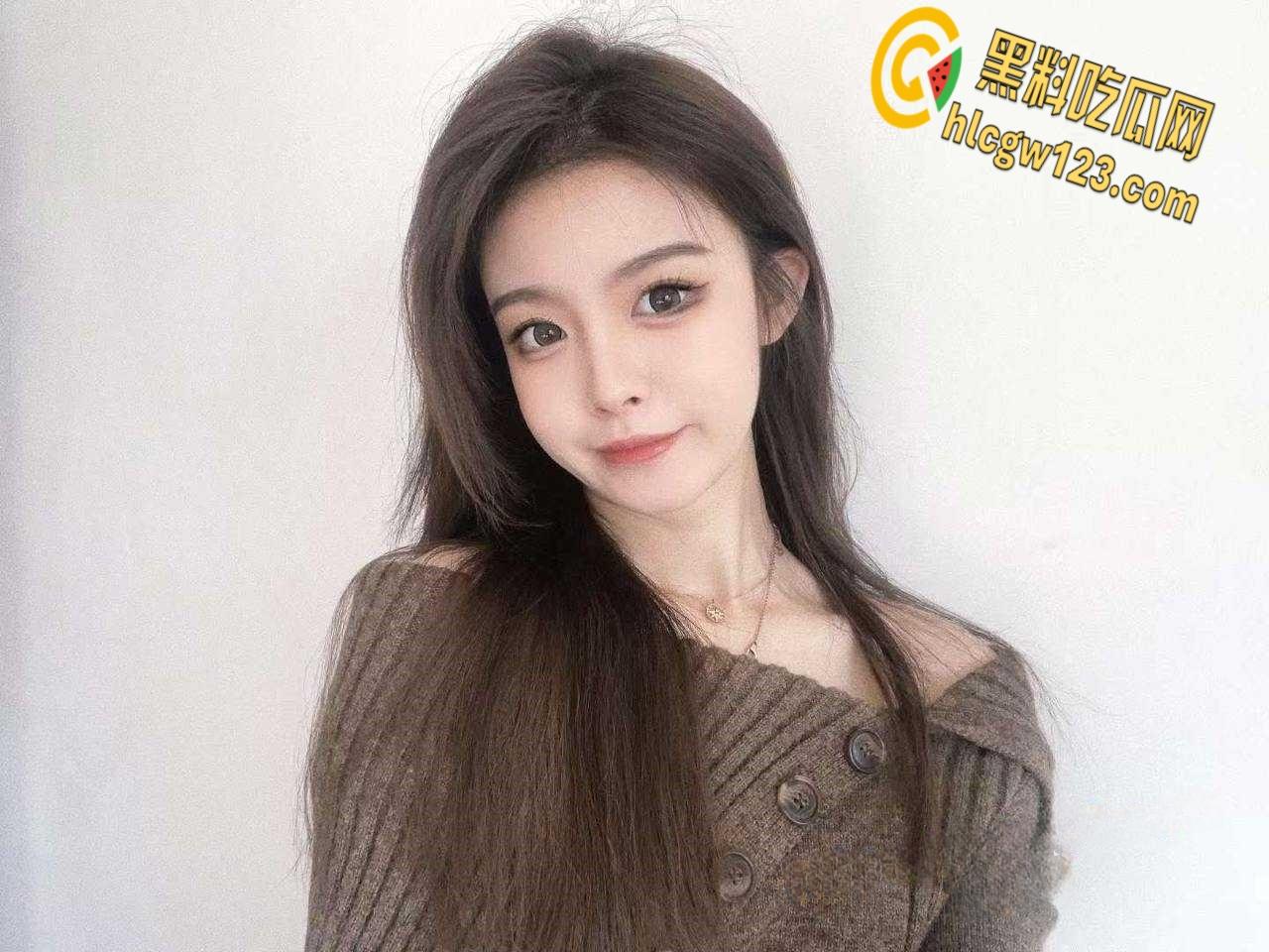 天津传媒学院舞蹈生【董诗姮】,全校知名的校鸡,拜金女和金主爸爸性爱视频!-1