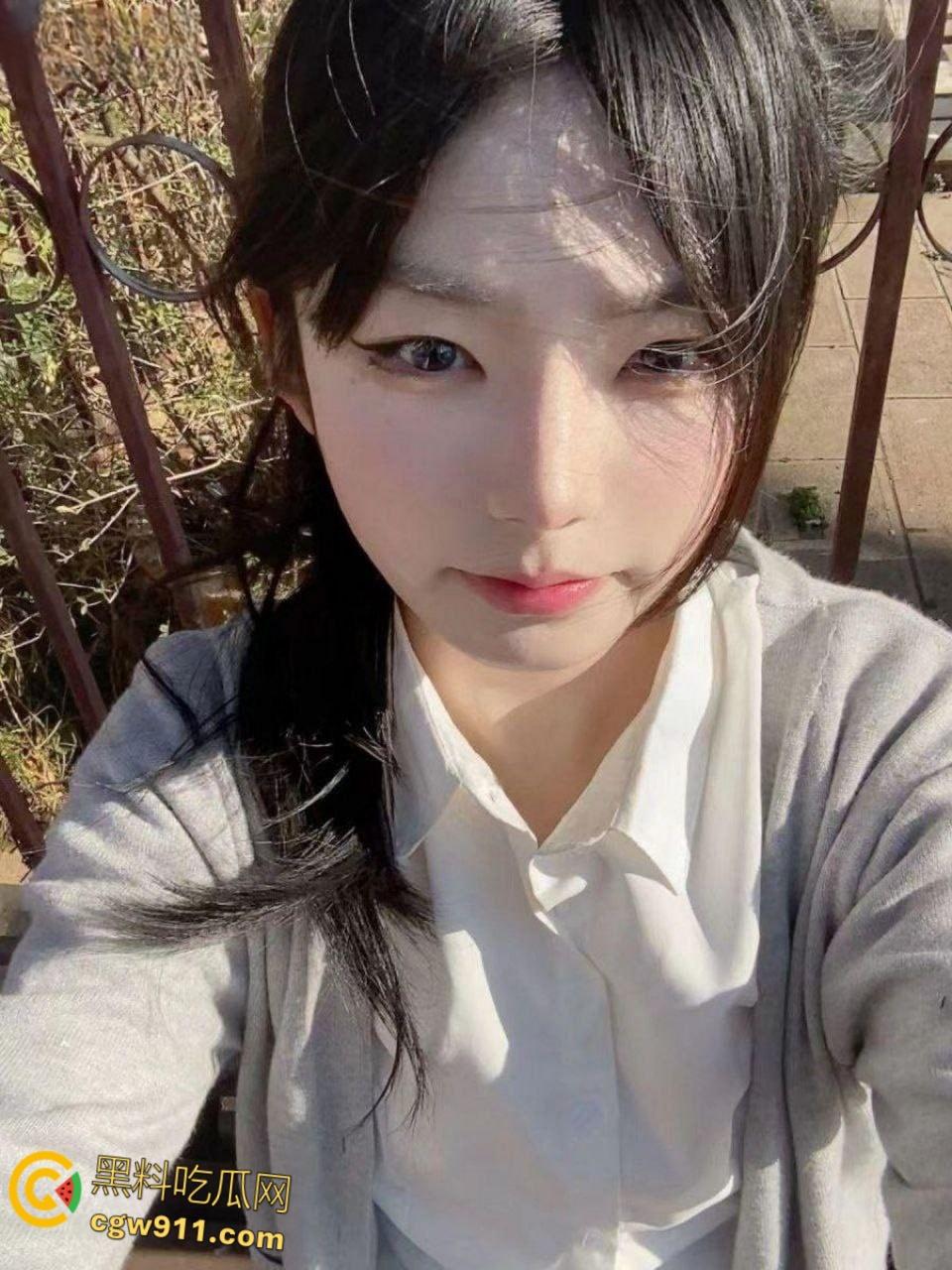 沧州师范学院【吕嘉慧】,刚上大一就被金主爸爸3w包养,jk白丝制服直接给干哭,玩够了直接被曝光炫耀!-3